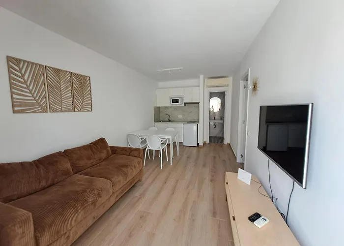 Homeforguest 13 Con Terraza Y Piscina En Aparthotel