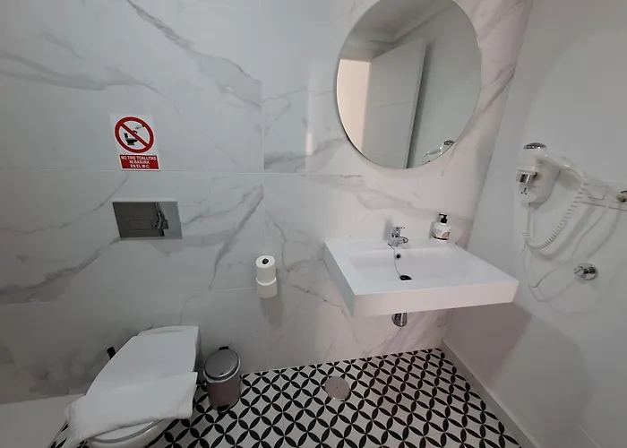 Apartahotel Homeforguest 13 Con Terraza Y Piscina En 3*